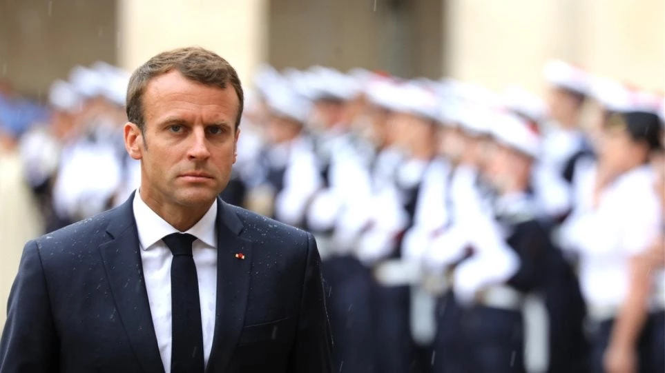 Στρατιωτική θητεία στα 16 για άνδρες και γυναίκες θέλει ο Μακρόν – Τι προβλέπει το σχέδιο